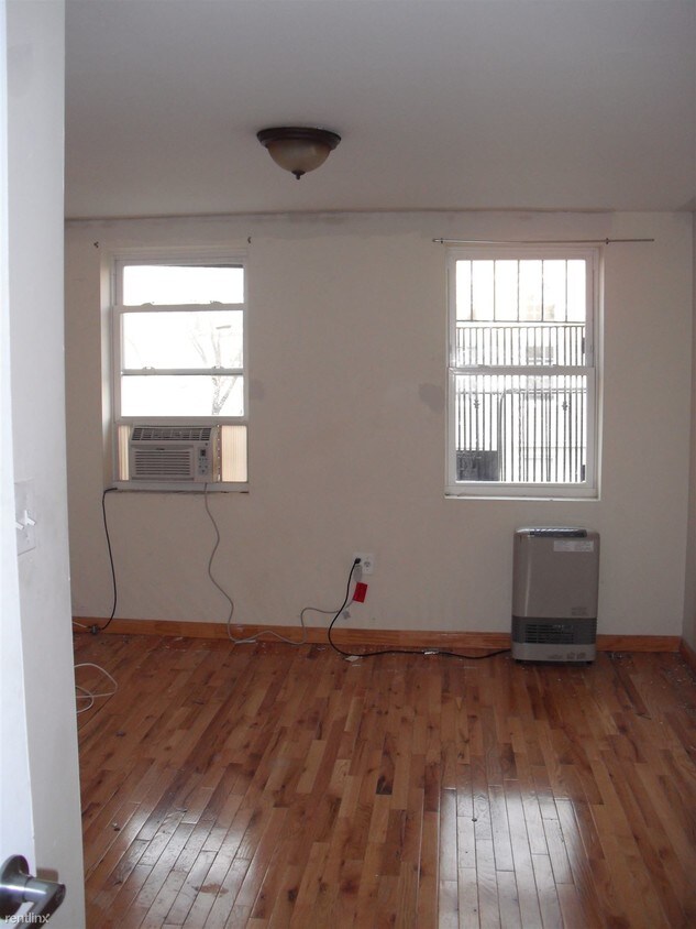 Building Photo - 235 Troutman St