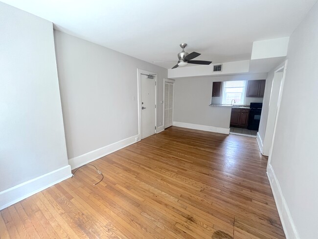 Building Photo - 1217 Colonial Ave