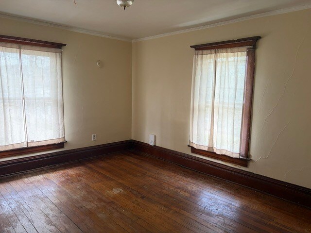 Building Photo - 518 1/2 Locust St