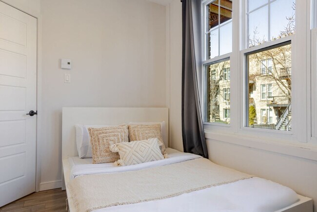 Photo du bâtiment - 4302 Rue Saint-Urbain