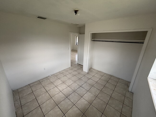 Foto del edificio - 1413 NW 8th Ave