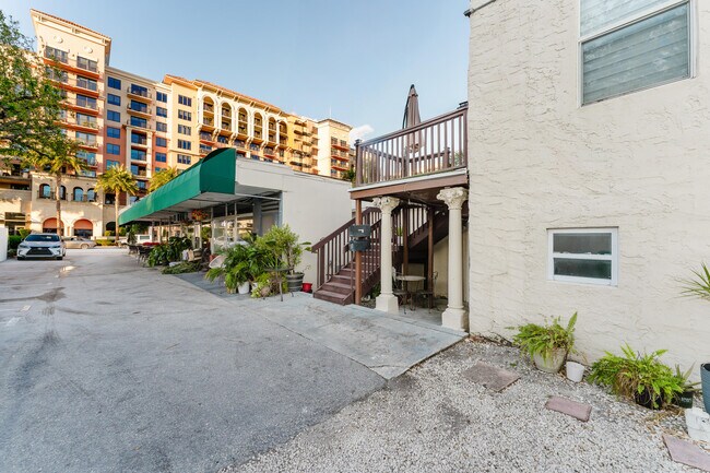 Foto del edificio - 364 E Palmetto Park Rd