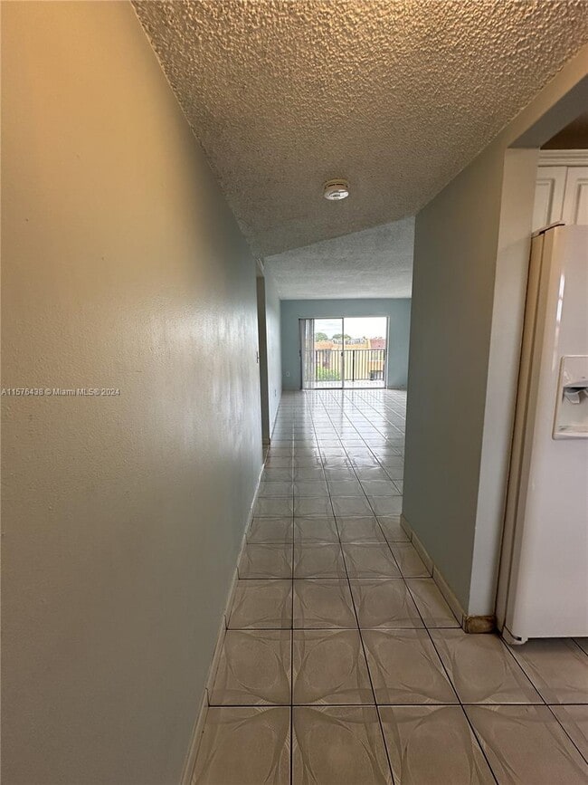 Building Photo - 1855 W 60th St