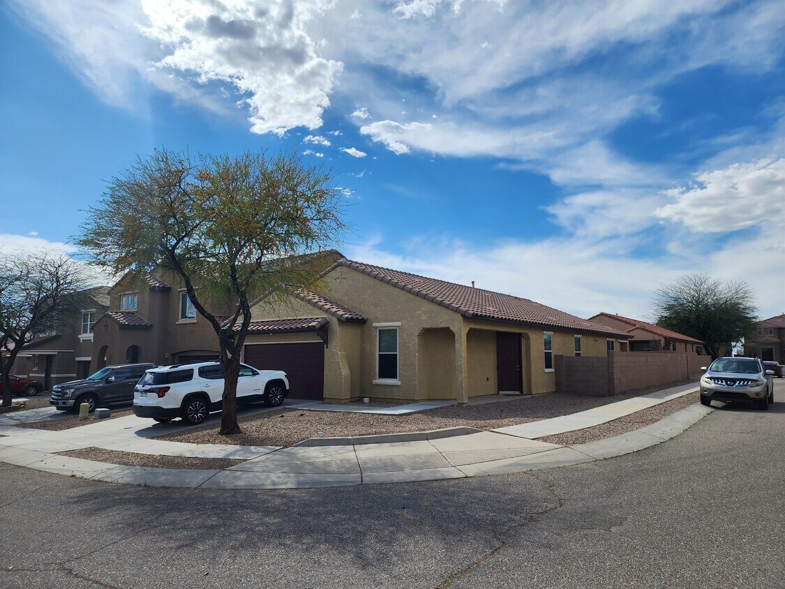 Foto principal - 10491 S Cutting Horse Dr