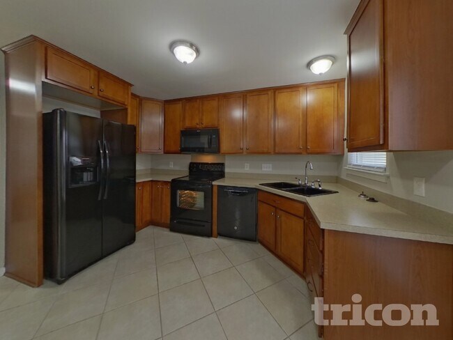 Foto del edificio - 7804 Royce Hall Ln