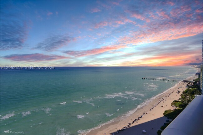 Foto del edificio - 17201 Collins Ave