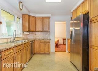 Building Photo - 3 br, 2 bath House - 114 Yantacaw Brook Rd
