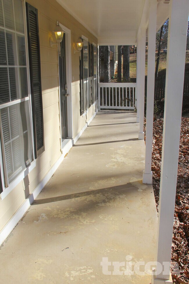 Building Photo - 524 Mountain Quail Dr