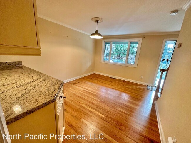 Building Photo - 5 br, 3.5 bath House - 18617 129th Ave NE