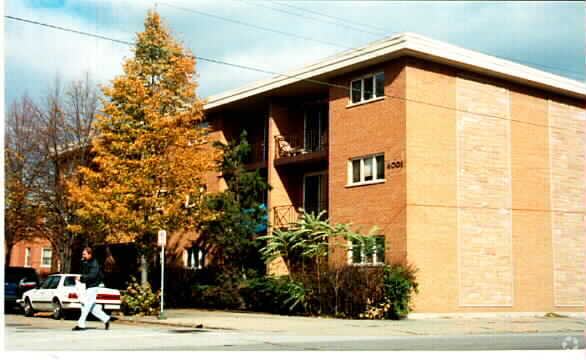 Foto principal - 4001 N McVicker Ave