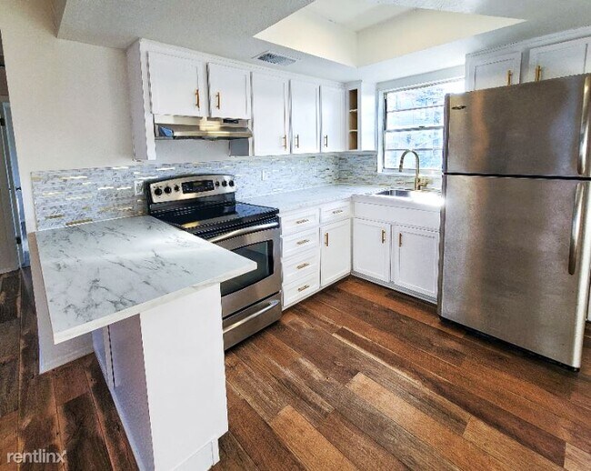 Foto del edificio - 2 br, 1 bath Condo - 442 77th ave N