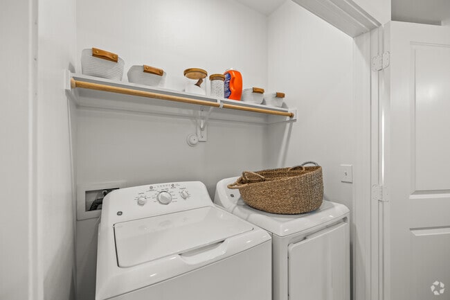1BR, 1BA - 790SF - In-Unit Laundry - The Dawson on 360