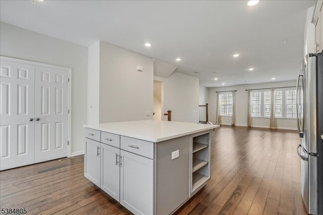 Building Photo - 27 Gala Ct