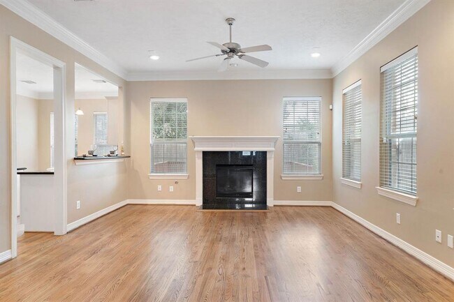 Building Photo - 1503 Shady Villa Fern