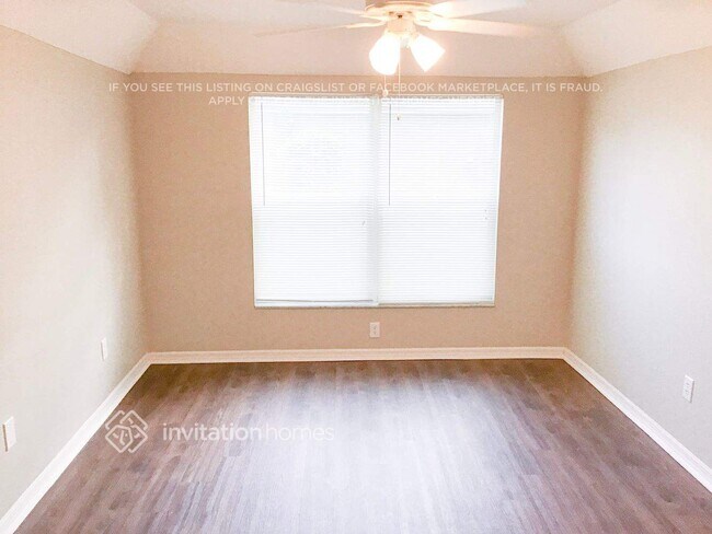 Foto del edificio - 5701 Tanagergrove Way