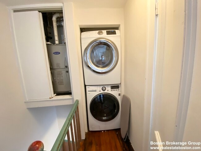 Photo - 108 Buttonwood St House