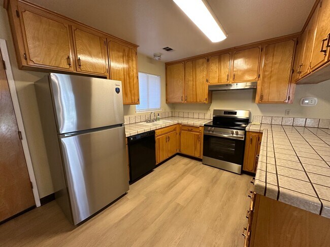 Foto del edificio - 48425 Victoria Ln