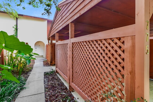 Building Photo - 775 Fairwood Ln