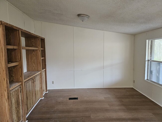 Building Photo - 124 Bland Rd