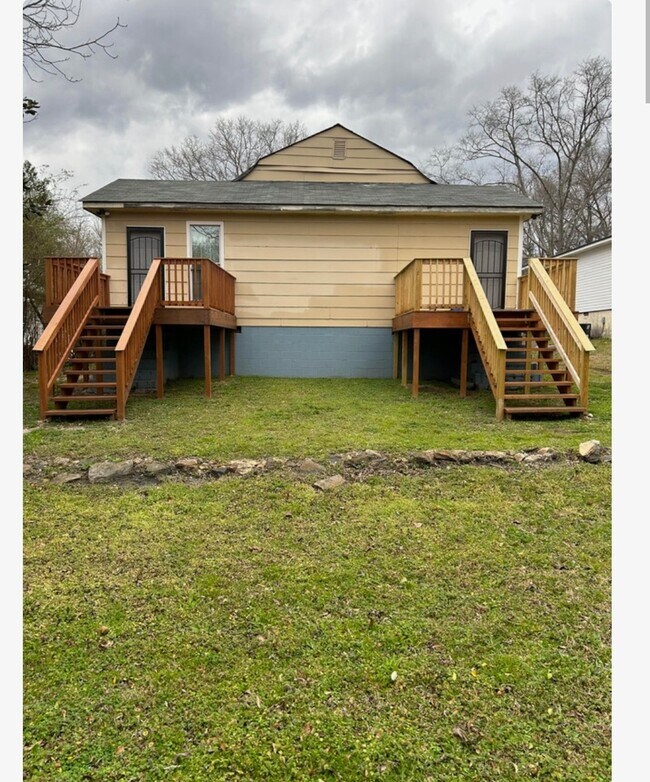 Building Photo - 206 Wright St