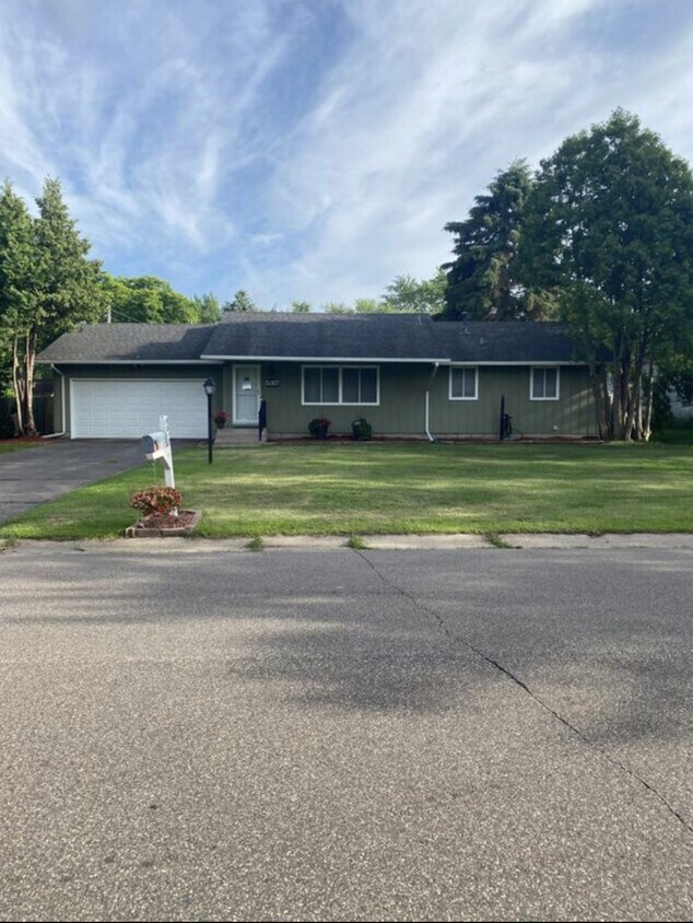 Primary Photo - 5317 80th Ave N