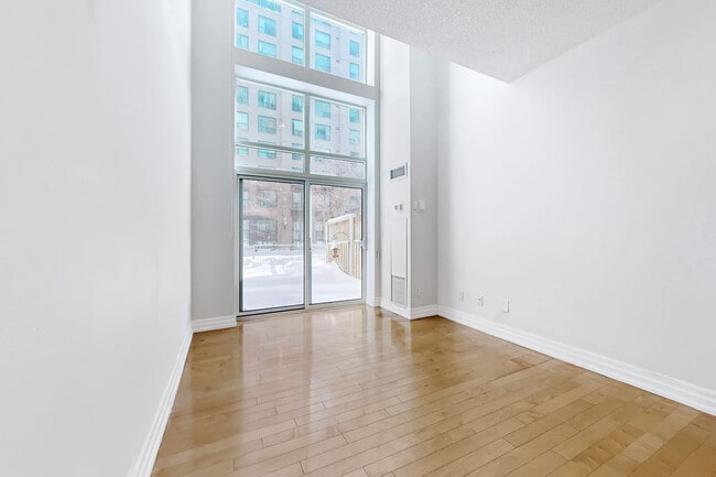 Building Photo - 109 Front St E