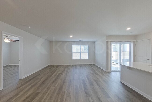 Foto del edificio - 129 Overstreet Way