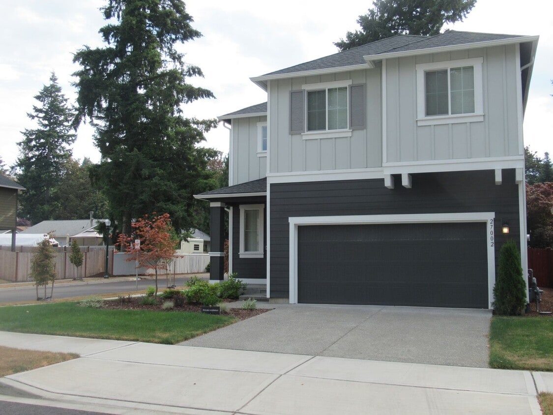 Primary Photo - Large 5 bedroom, 2.5 bath home in Covington