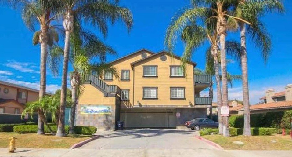 Primary Photo - 301 W Mountain View Ave