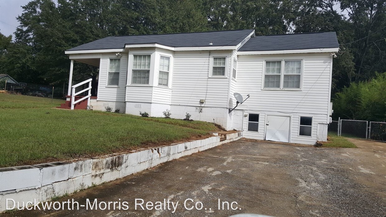 Foto principal - 3 br, 1 bath House - 2411 Kicker Road