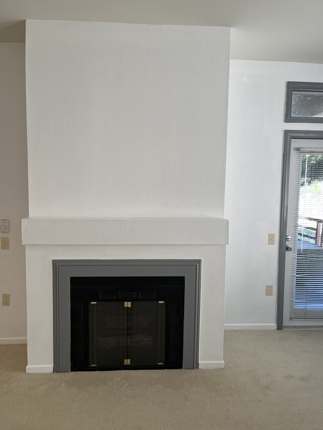 Fireplace - 280 Caldecott Ln