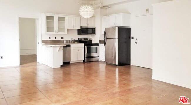 Foto del edificio - 215 W 7th St