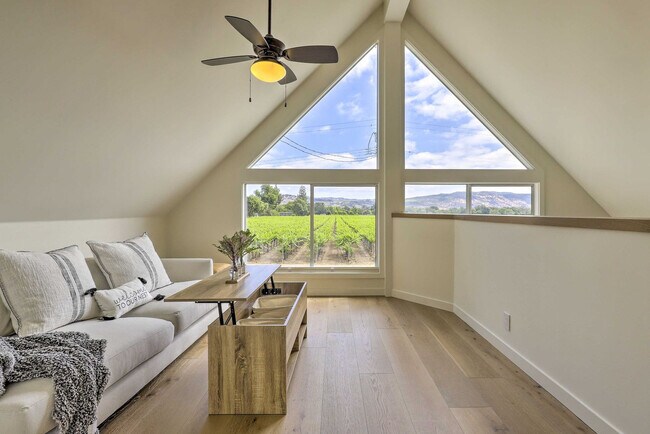 Foto del edificio - 1155 Grape Ln