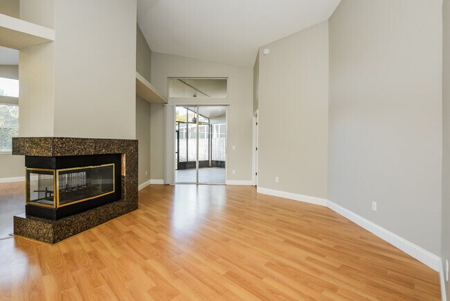 Foto del edificio - 7247 Somersworth Dr