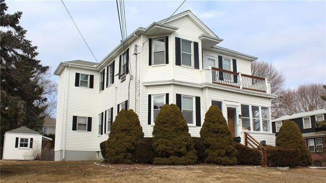 Foto del edificio - 395 Maple Ave