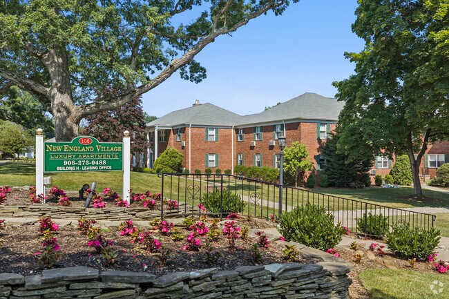 Foto del edificio - New England Village