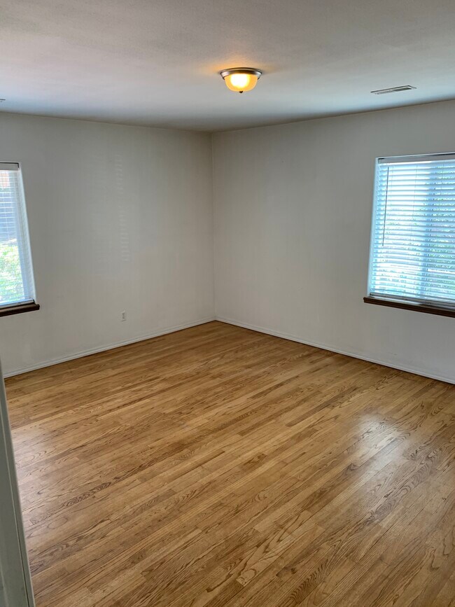 Hardwood floors in bedrooms - 2033 Mount Washington Ave