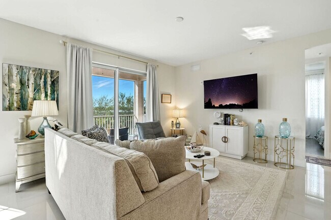Foto del edificio - 15773 Beachcomber Ave