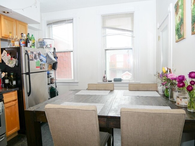 Building Photo - 237 W 3rd St