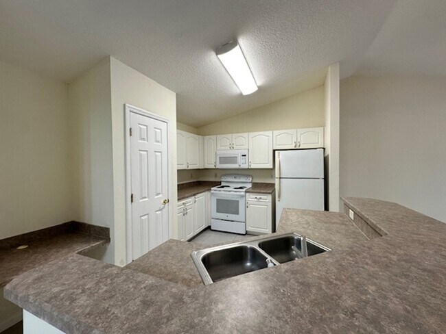 Foto del edificio - 56 Wheatfield Dr