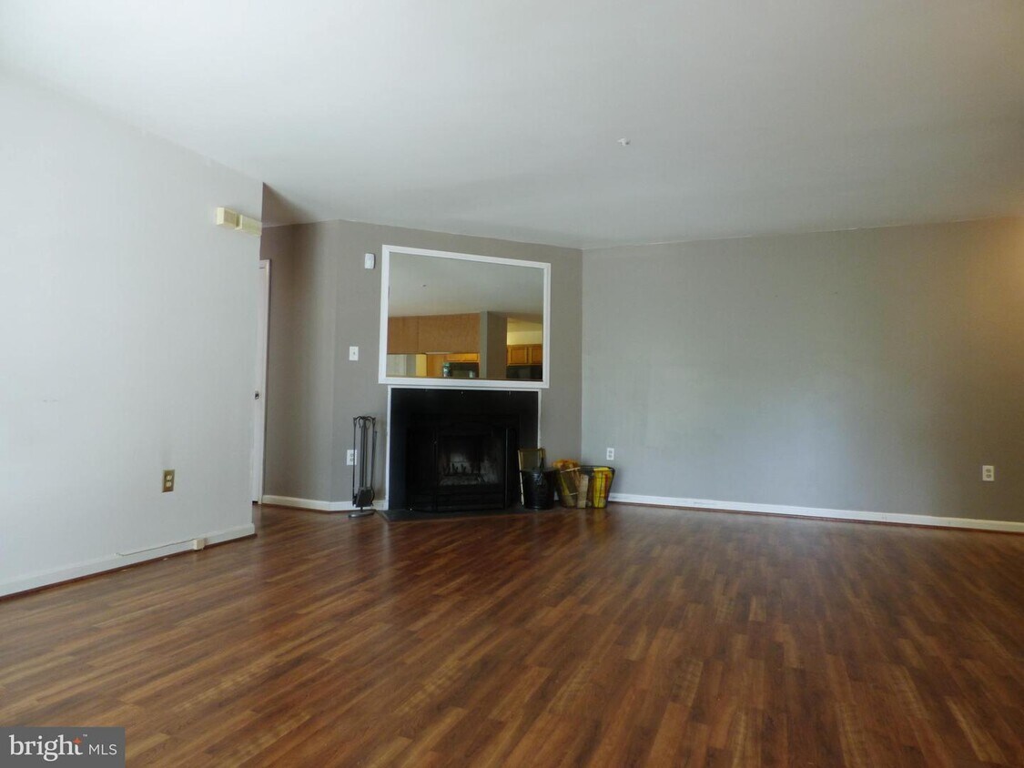 2030 Alice Ave Unit 204, Oxon Hill, MD 20745 Condo for Rent in Oxon