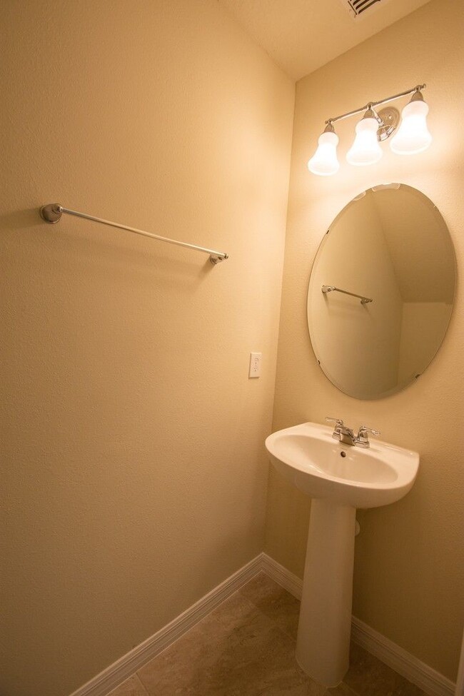 Foto del edificio - 3912 Plainview Dr