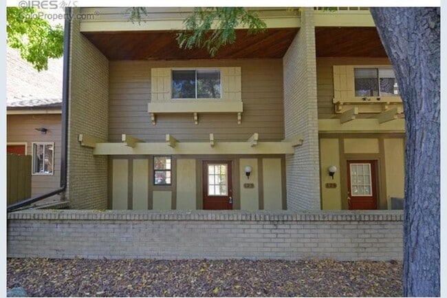 Building Photo - 3000 Colorado Ave Building Photo - 3000 Colorado Ave