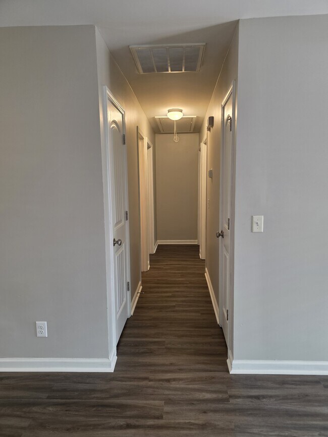 Foto del edificio - 132 Neva Ave