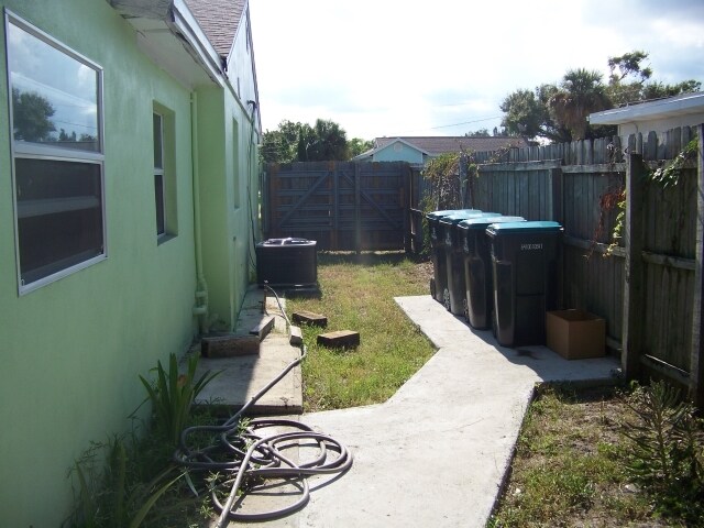Building Photo - 2581 Spence Dr NE