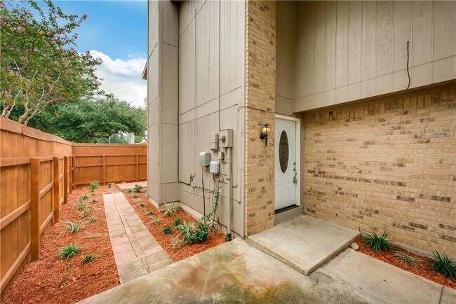 Building Photo - 2928 Antares Cir