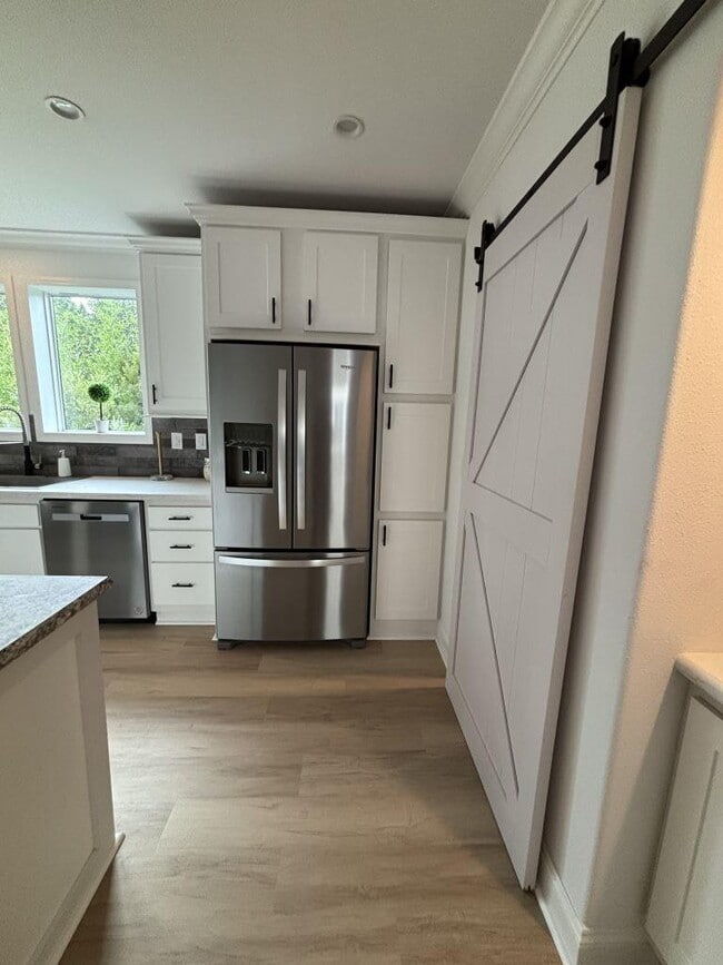 Building Photo - 5805 Mora Pl