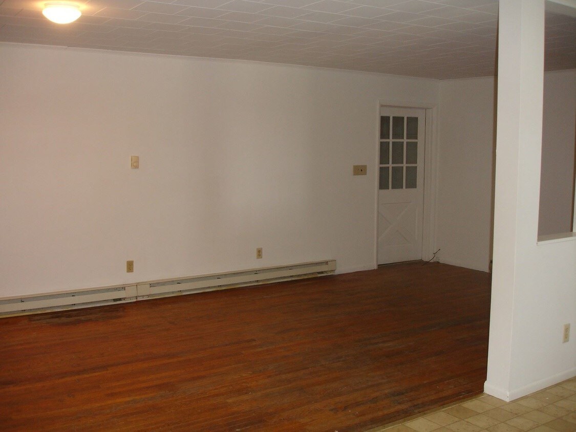 220 Cooks Landing Rd, Peach Bottom, PA 17563 Room for Rent in Peach