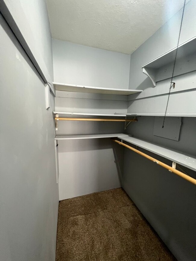 Building Photo - Nice 2 bed 1 bath house