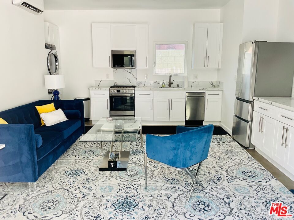 4584 Orchid Dr, View ParkWindsor Hills, CA 90043 Apartment for Rent